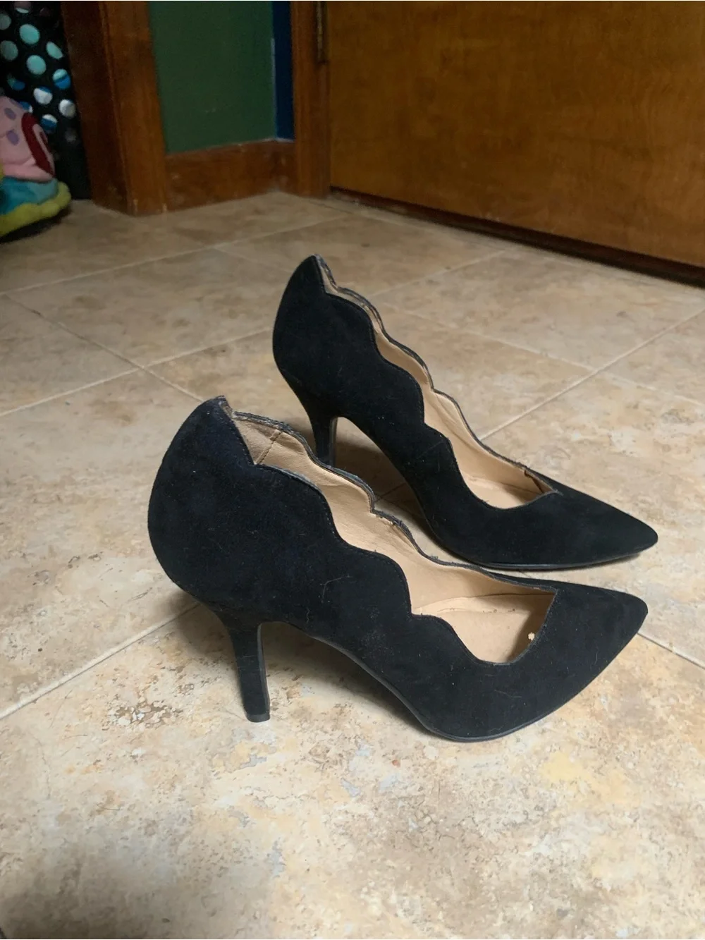 Black Scalloped Suede Pointed-Toe Pumps - Women's
